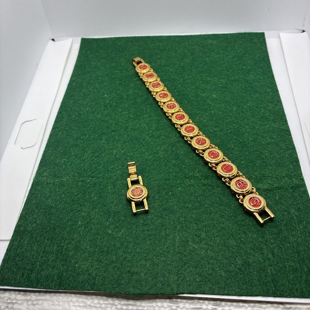 Vintage Camrose and Kross Jackie Kennedy Nonrelinques Replica Bracelet